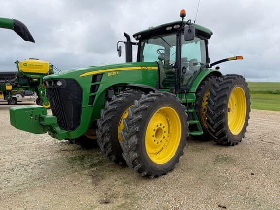 Image of John Deere 8320R equipment image 1