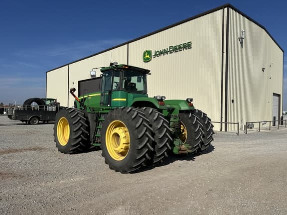 Image of John Deere 9330 equipment image 2
