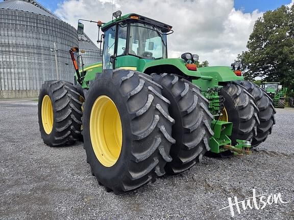 Image of John Deere 9330 equipment image 2