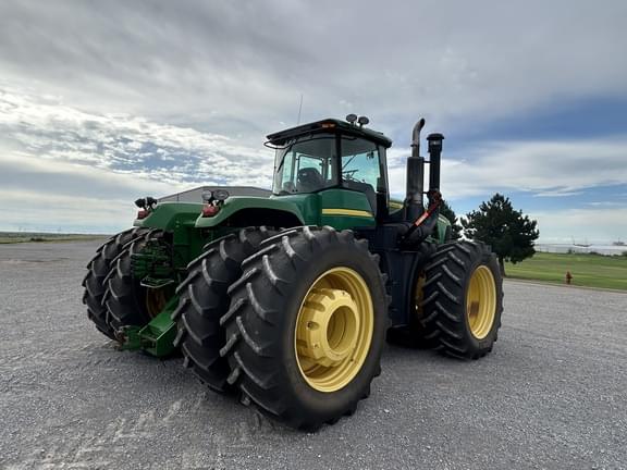 Image of John Deere 9330 equipment image 4