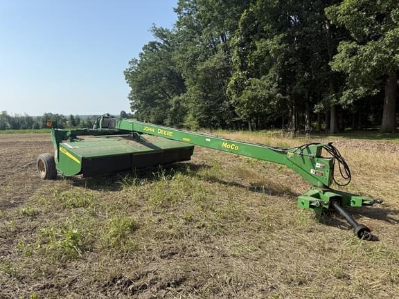 Image of John Deere 946 equipment image 2