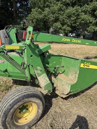 Image of John Deere 946 equipment image 3
