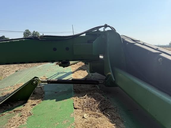 Image of John Deere 946 equipment image 4