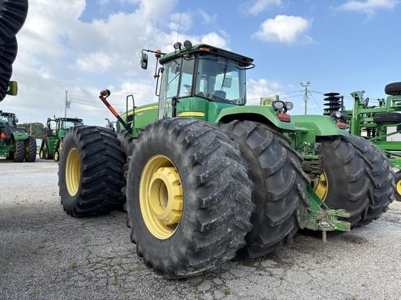 Image of John Deere 9530 equipment image 1
