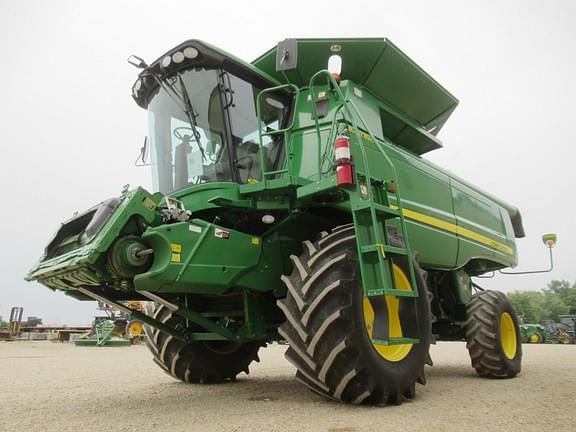 Image of John Deere 9570 STS equipment image 4
