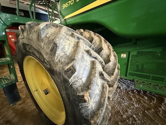 Image of John Deere 9670 STS equipment image 4