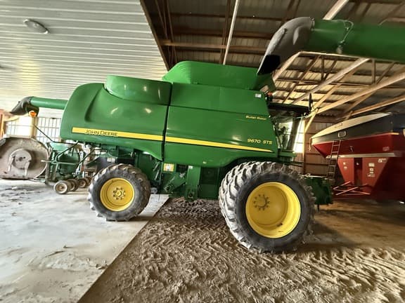 Image of John Deere 9670 STS equipment image 2
