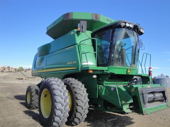 Image of John Deere 9670 STS equipment image 2