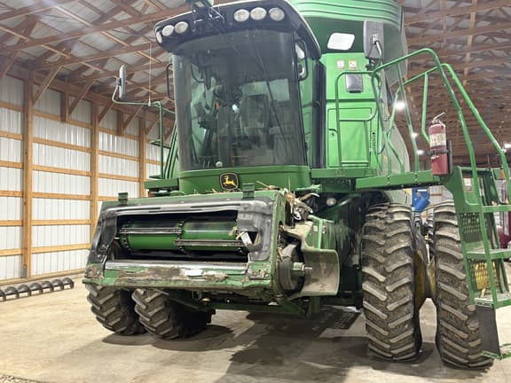 Image of John Deere 9770 STS equipment image 2