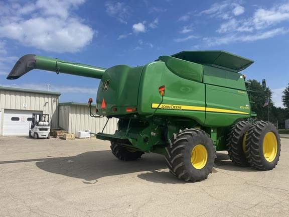 Image of John Deere 9770 STS equipment image 4