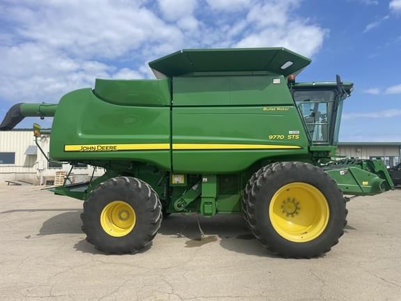 Image of John Deere 9770 STS equipment image 3