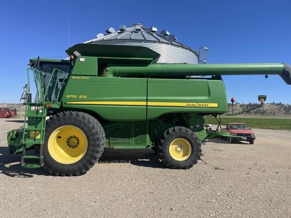 Image of John Deere 9770 STS equipment image 3