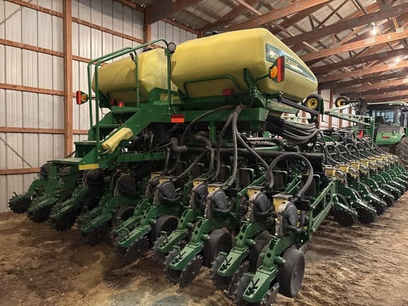 Image of John Deere DB60 Primary image