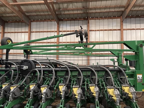 Image of John Deere DB60 equipment image 2