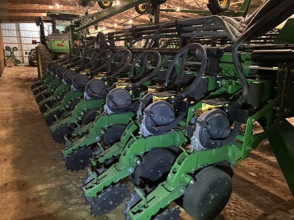 Image of John Deere DB60 equipment image 1