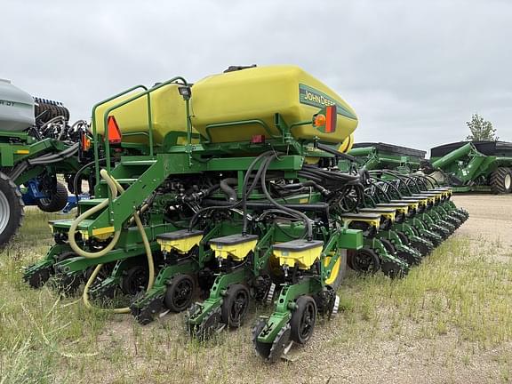 Image of John Deere DB44 equipment image 2