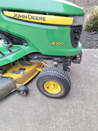 Image of John Deere X300 equipment image 4