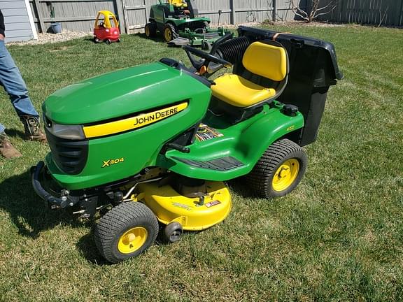 Image of John Deere X304 Primary image