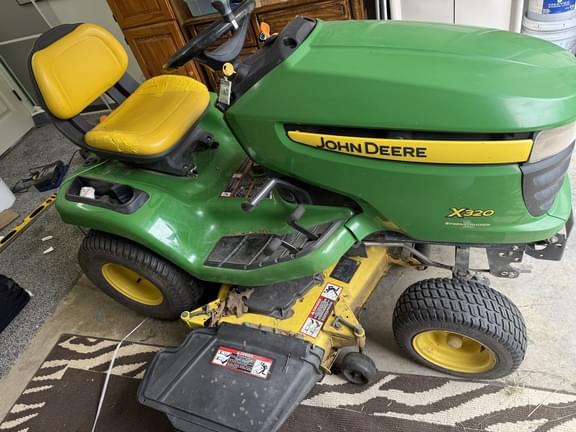 Image of John Deere X320 equipment image 1
