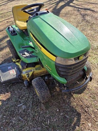 Image of John Deere X324 equipment image 1