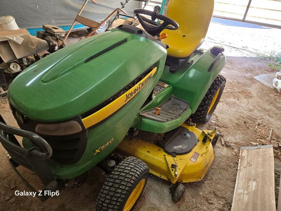 2010 John Deere X540 Equipment Image0
