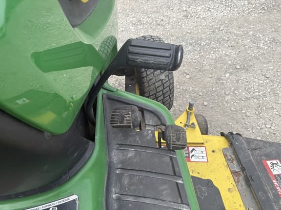 Image of John Deere X540 equipment image 4