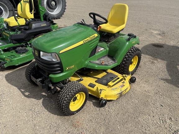2010 John Deere X729 Equipment Image0