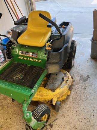 Image of John Deere Z425 equipment image 2