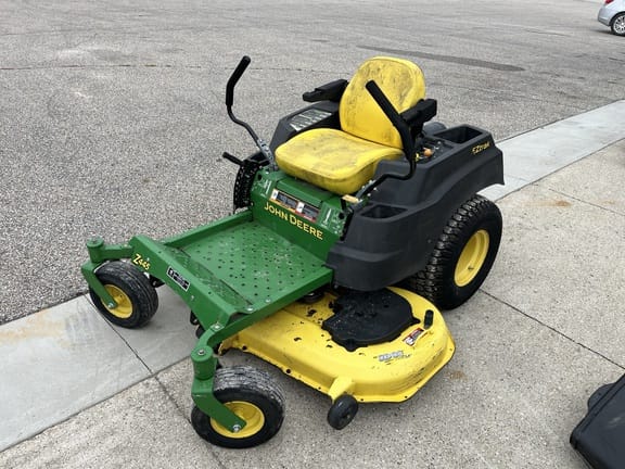 2010 John Deere Z445 Equipment Image0