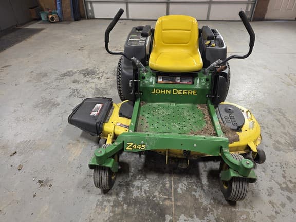 Image of John Deere Z445 equipment image 2