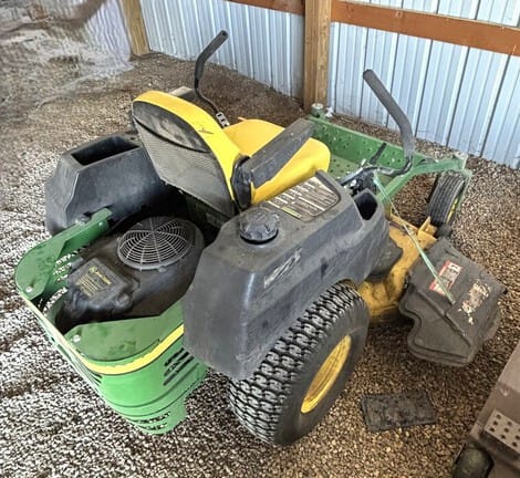 2010 John Deere Z445 Equipment Image0