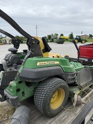 Image of John Deere Z930A equipment image 1