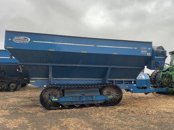 Image of Kinze 1050 equipment image 2