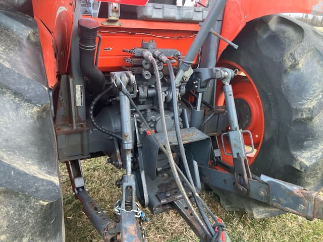 Image of Kubota M9540 equipment image 4