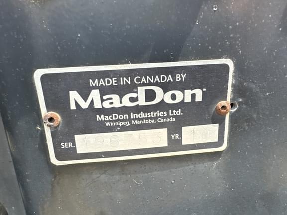 Image of MacDon FD70 equipment image 2