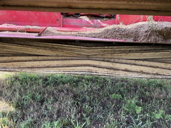 Image of Massey Ferguson 1372 equipment image 4