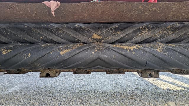 Image of New Holland H7450 equipment image 4