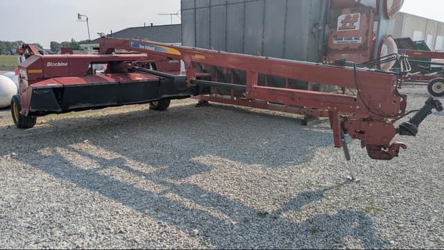 Image of New Holland H7450 equipment image 1