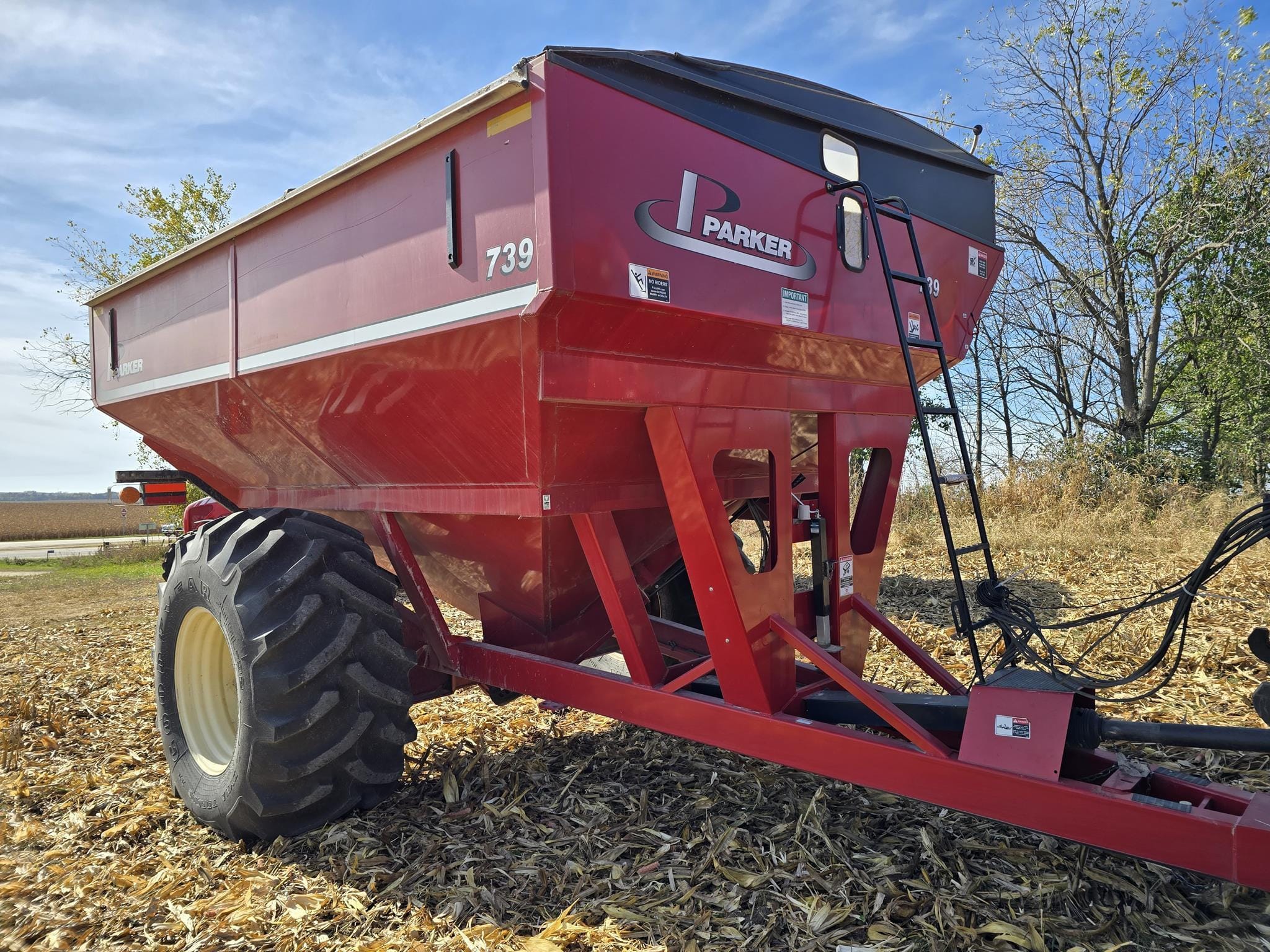 2010 Parker 739 Equipment Image0