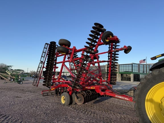 2010 Sunflower 6630 Equipment Image0