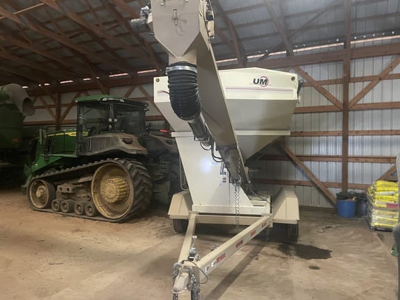 2010 Unverferth 3750 Equipment Image0