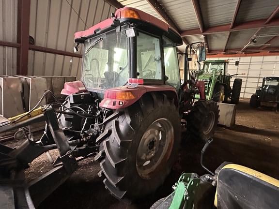 Image of Case IH Farmall 95U equipment image 4