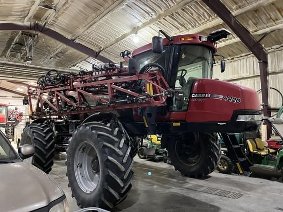 Image of Case IH Patriot 4420 equipment image 4