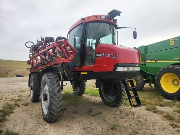 2011 Case IH Patriot 4420 Equipment Image0