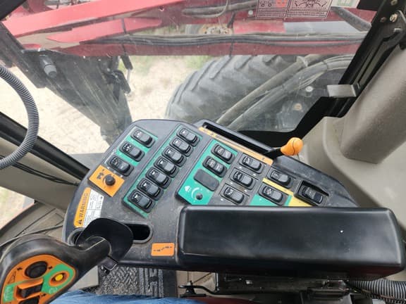 Image of Case IH Patriot 4420 equipment image 4