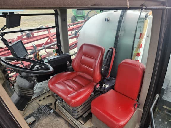 Image of Case IH Patriot 4420 equipment image 3