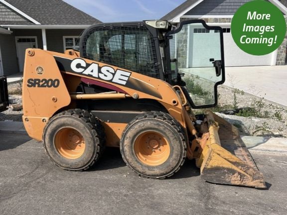 2011 Case SR200 Equipment Image0