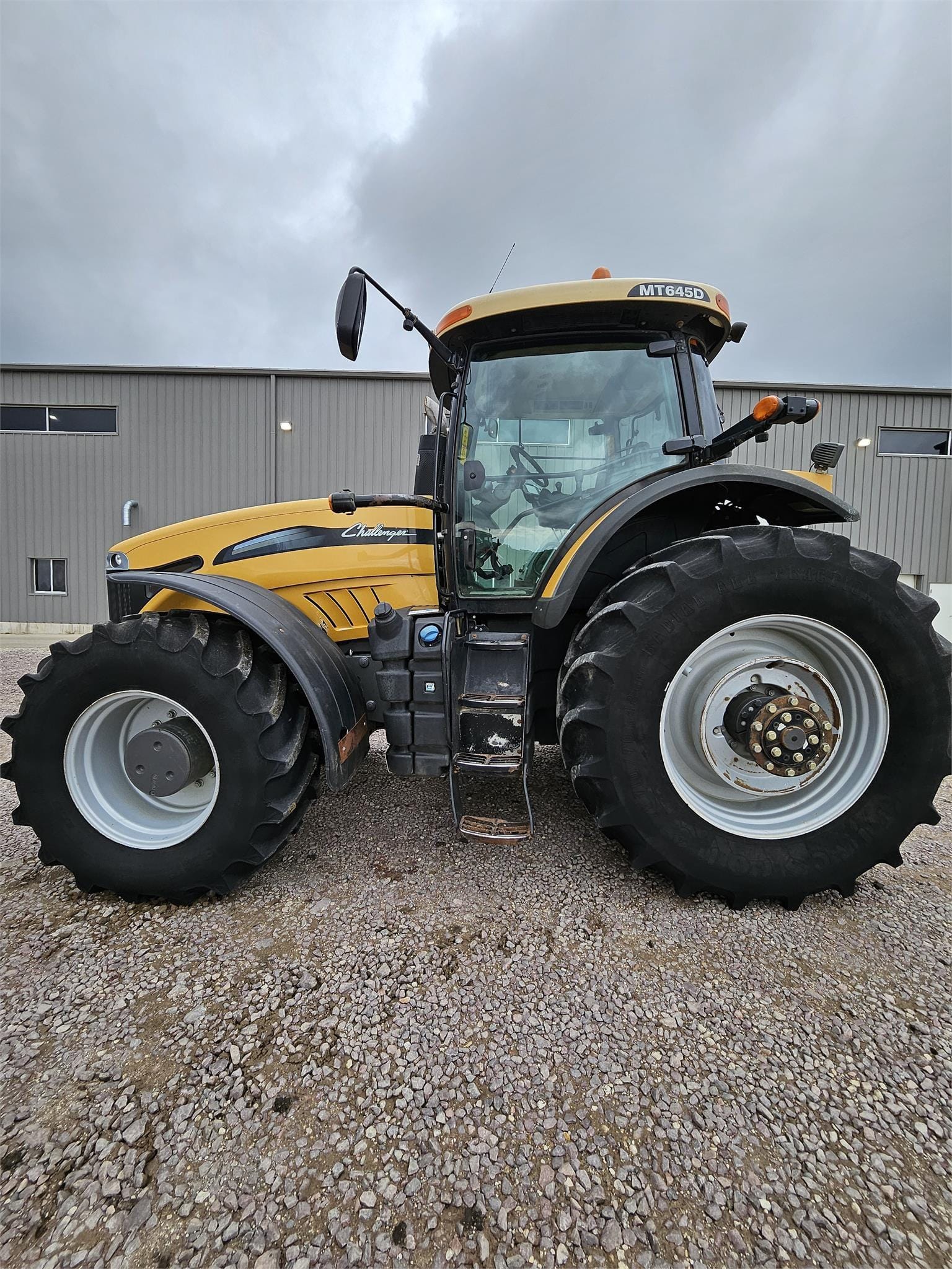 2011 Challenger MT645D Equipment Image0