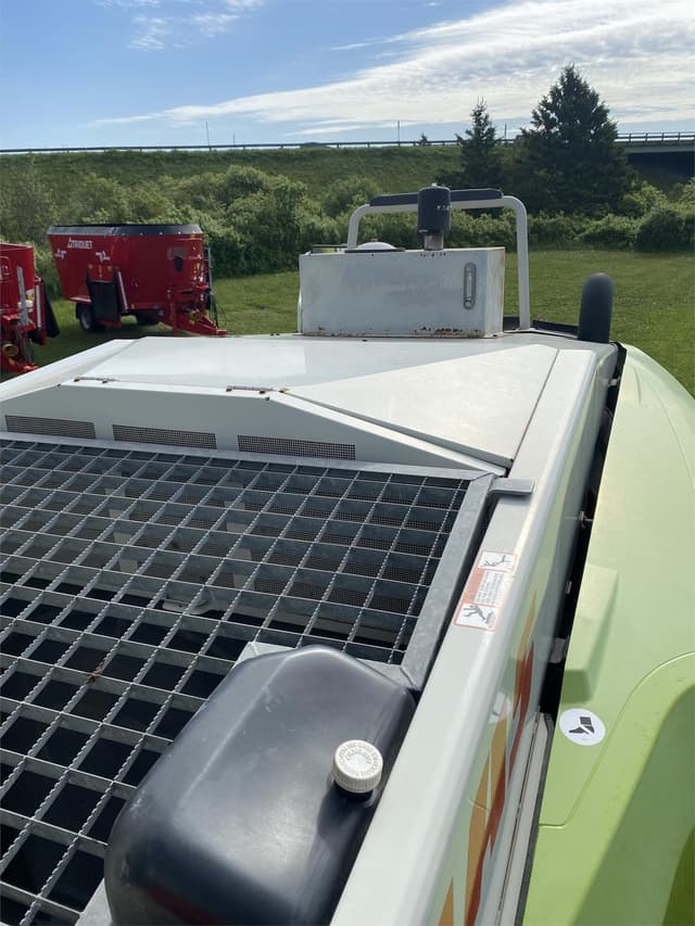 Image of CLAAS Jaguar 930 equipment image 2