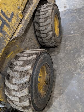 Image of Gehl 5640 equipment image 1